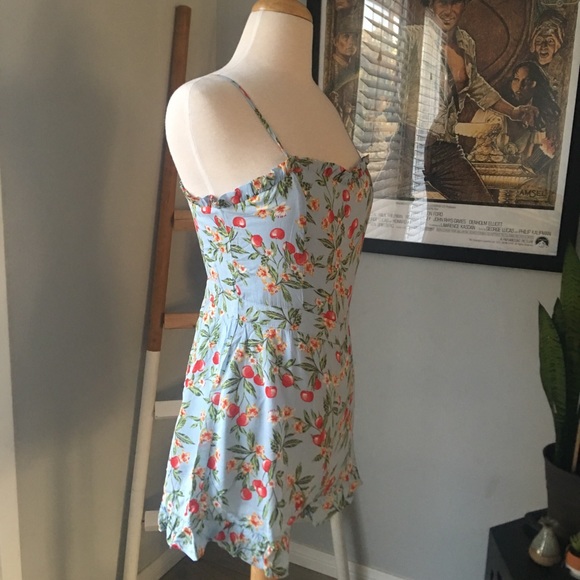 Cherry print sleeveless romper - Picture 2 of 6
